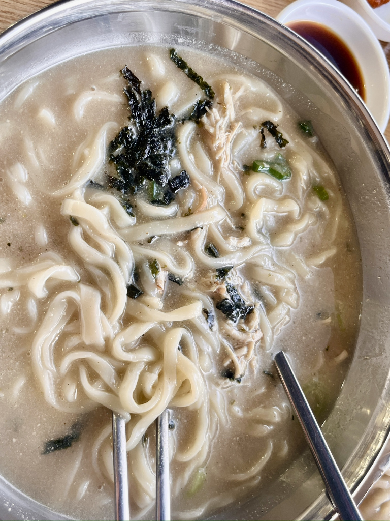 Hyeonpungdakkalguksu (현풍닭칼국수) 1