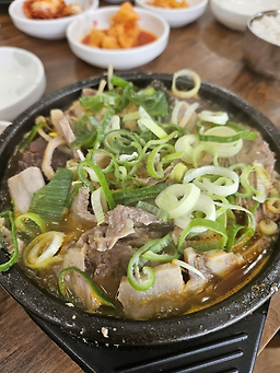 Eomcheongnanhaejangguk 4