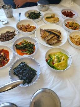 Yeondangsigolbapsang (연당시골밥상) 2