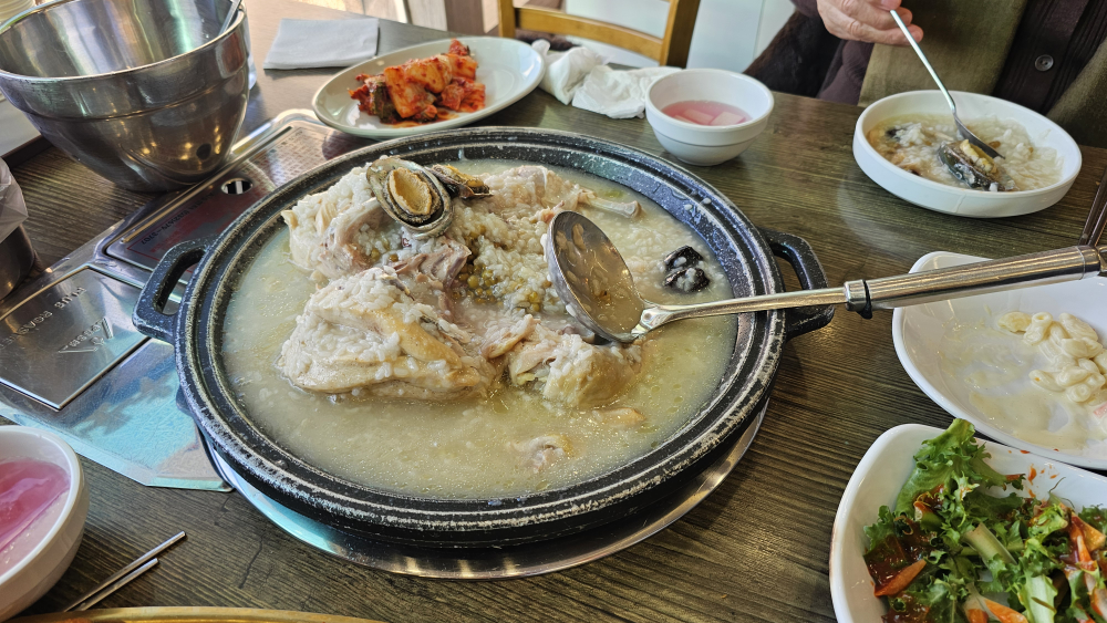 Neunginurungjimaeul (능이누룽지마을) 2