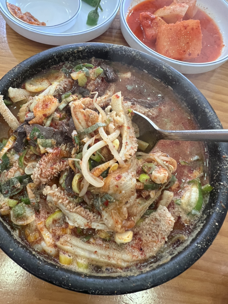 Jejueunhuinehaejangguk (제주은희네해장국) 2