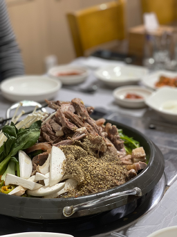 Sigoljipheukyeomso (시골집흑염소) 2