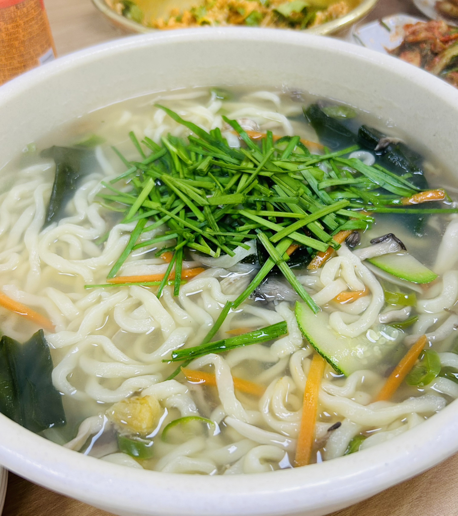 Gamakgolhaemulkalguksu (가막골해물칼국수) 2