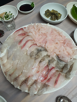 용광횟집 4