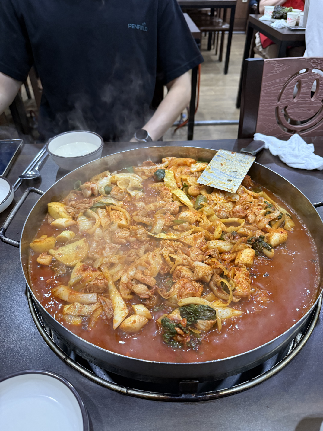 Jeontongchuncheondakgalbigwoldongjeom (전통춘천닭갈비궐동점) 2