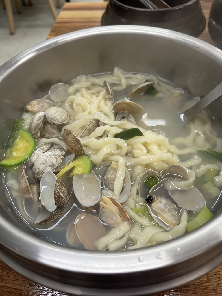 Seonokbajirakkalguksu (선옥바지락칼국수) 1