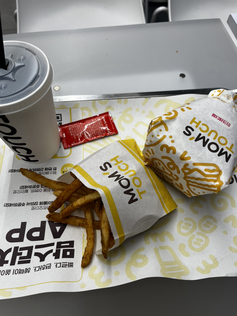 맘스터치LAB 사당역점 대표 사진