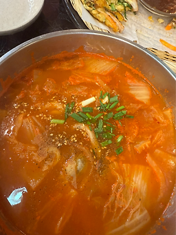 Bajirakkalguksu (바지락칼국수) 3