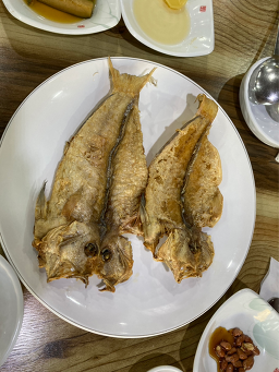 Jejudolhareubang (제주돌하르방) 2
