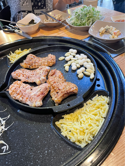 Hwadeokdakgalbi (화덕닭갈비) 2