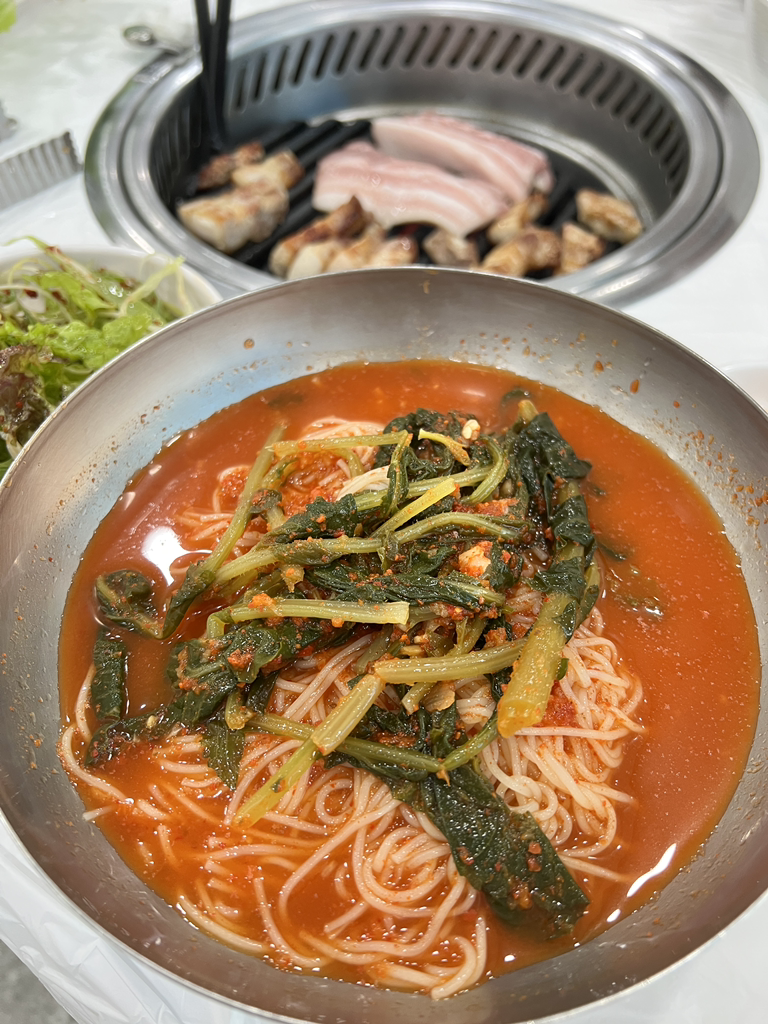 Gobauwangsogeumsaenggui (고바우왕소금생구이) 1