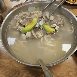 Taeyunhaemuljjimkalguksu (태윤해물찜칼국수) 2
