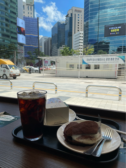 스타벅스 몬테소리점