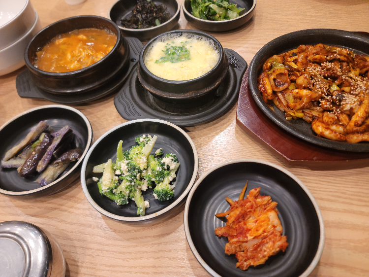 Sanneomeonamchon (산너머남촌) 2