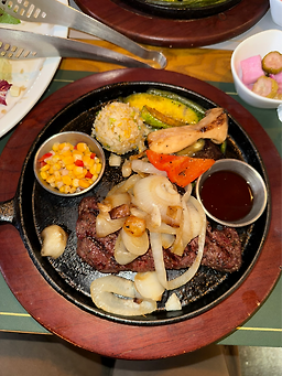 Deomatitneunseuteikeu (더맛있는스테이크) 2