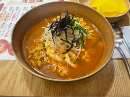 틈새라면 신촌점 사진 8
