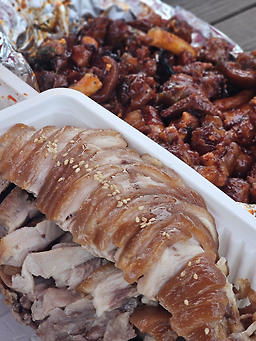 Jokbalyasijang jeonnamgangjinjeom (족발야시장 전남강진점) 2