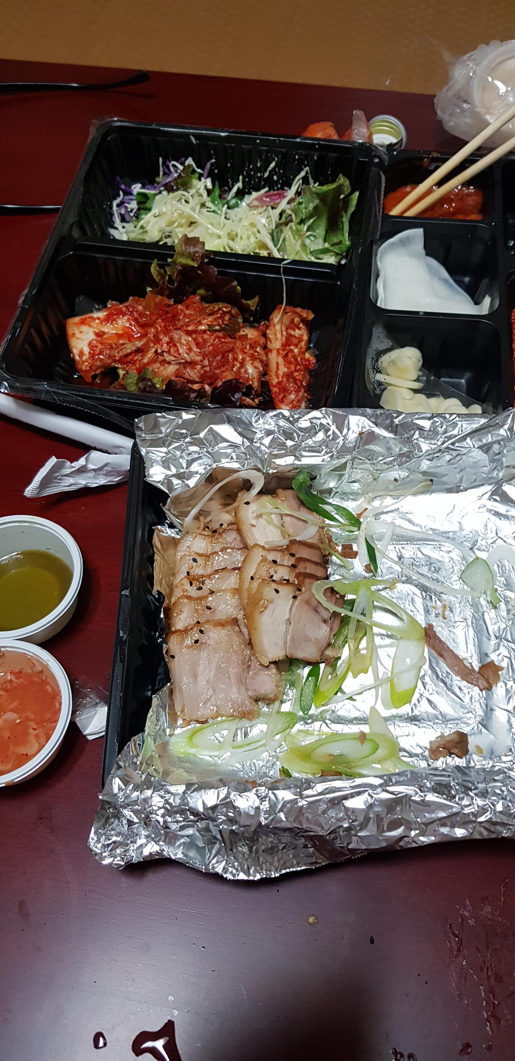 Misseujokbaldeokcheonjeom (미쓰족발덕천점) 1