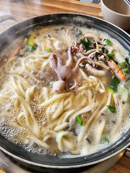 Gaetchonkalguksi (갯촌칼국시) 2