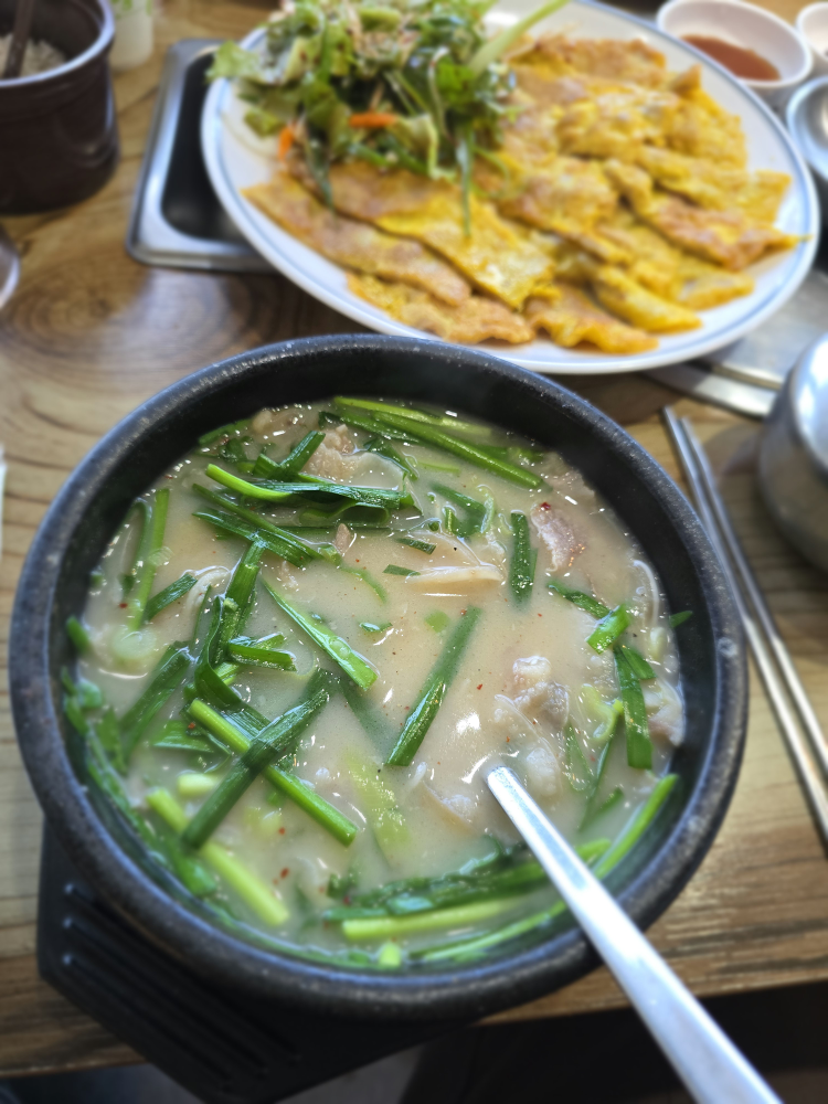 Deokgujinjunaengmyeon (덕구진주냉면) 3