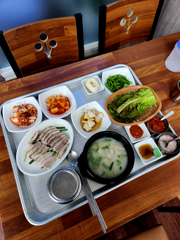 Dongnaehapcheondwaejigukbap (동래합천돼지국밥) 3