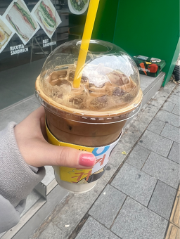 메가MGC커피 홍대정문점 사진 7