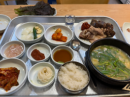 Mokchondwaejigukbap sicheongjeom (목촌돼지국밥 시청점) 2