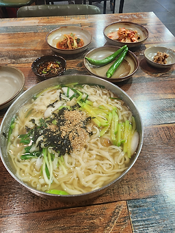 세미칼국수보리밥 1