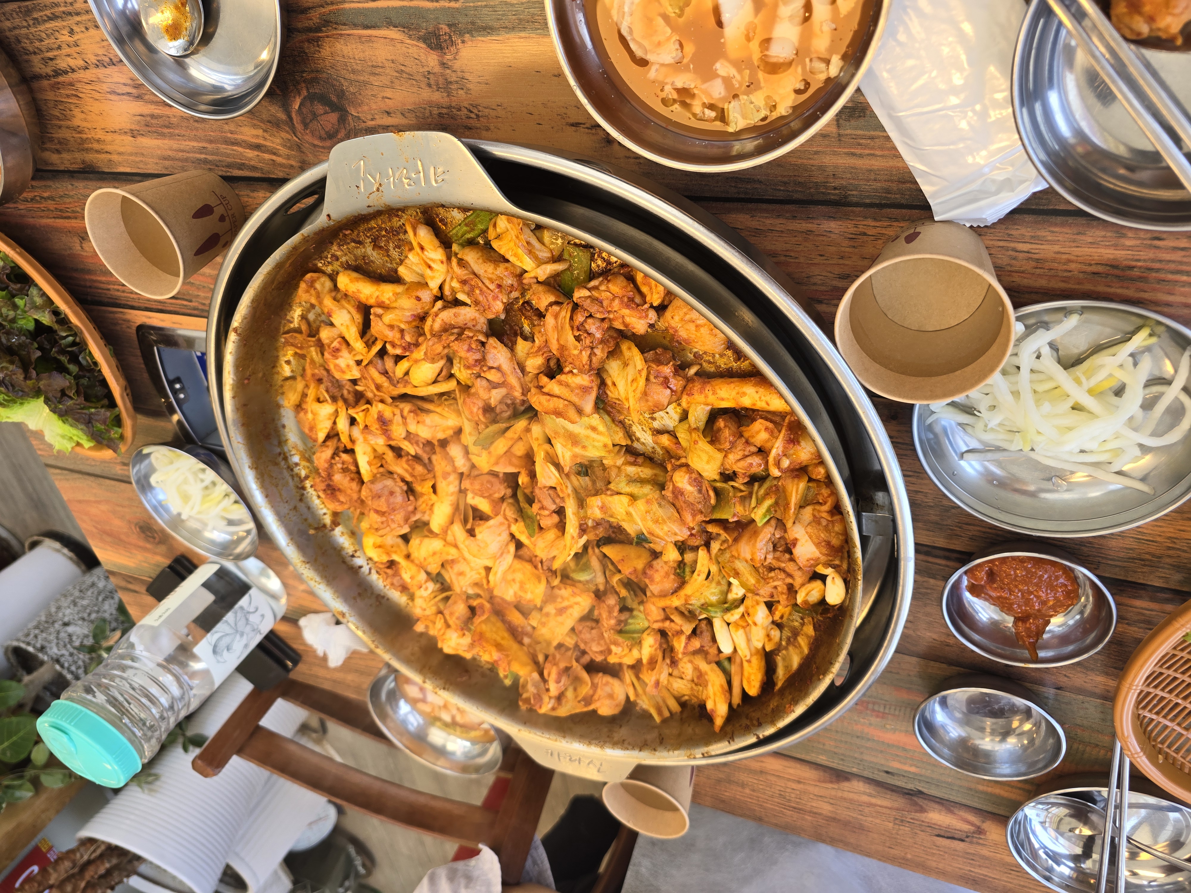 Geugotegamyeontongnamudakgalbi (그곳에가면통나무닭갈비) 1