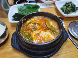 명촌순두부보쌈 1