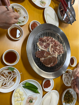 77dwaejisutbulgalbi (77돼지숯불갈비) 2