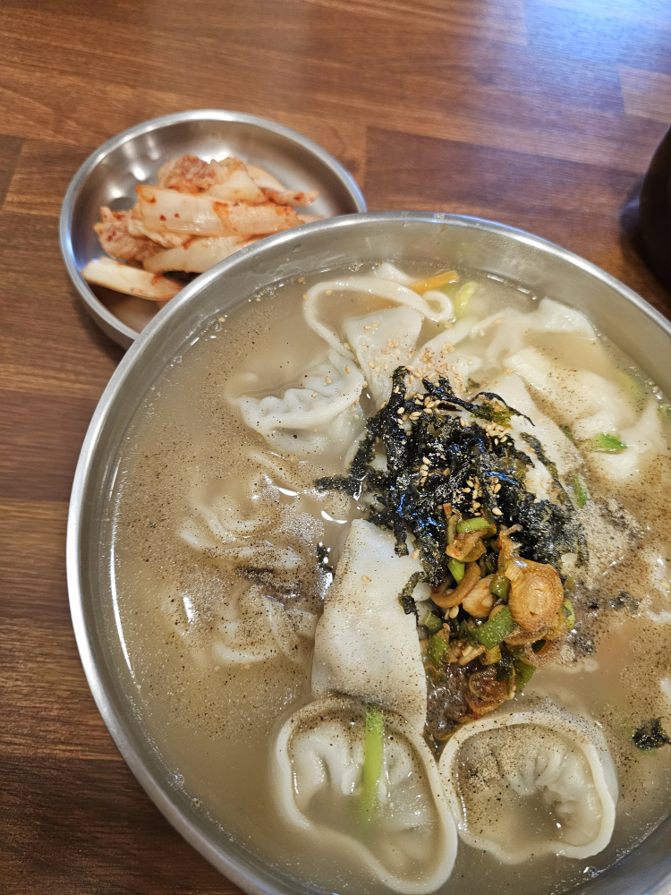Pungmikalguksu (풍미칼국수) 3