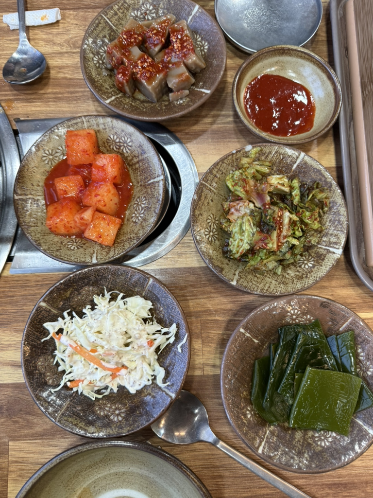 Cheongdamgimchijjigae baesanjeom (청담김치찌개 배산점) 3