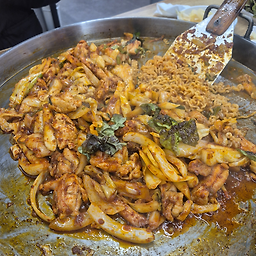 Chuncheonmyeongdongdakgalbi (춘천명동닭갈비) 1
