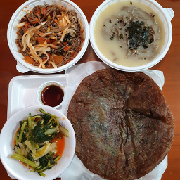 Wonjoongsimimemilkalguksu (원조옹심이메밀칼국수) 3