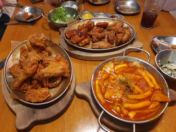 Chimaekkingsinwolseongjeom (치맥킹신월성점) 1