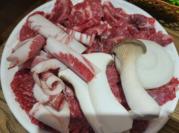 Changpyeonghanuamsogogitjip (창평한우암소고깃집) 2
