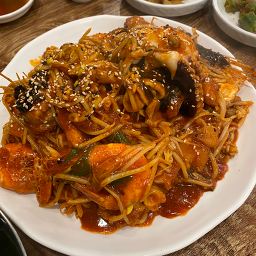 Deungdaeminmulmaeuntang (등대민물매운탕) 1