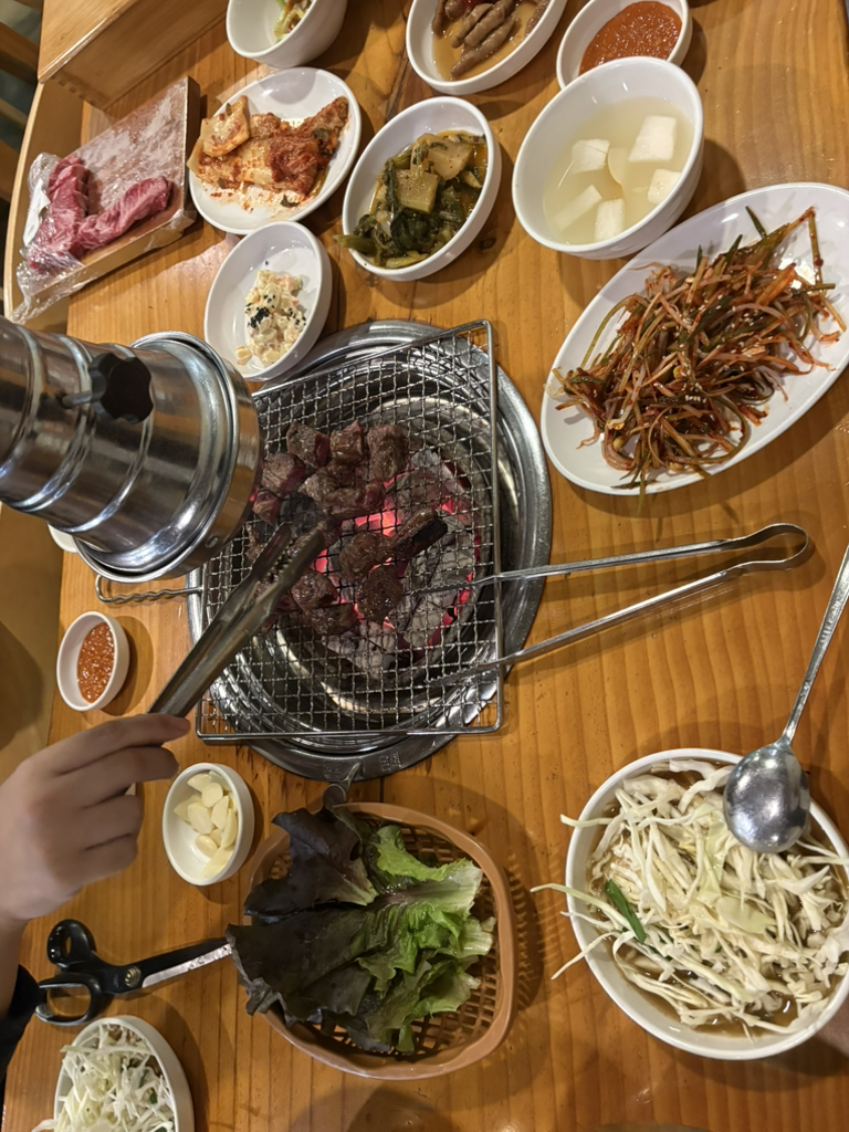 Hongbaksasaenggogi (홍박사생고기) 1