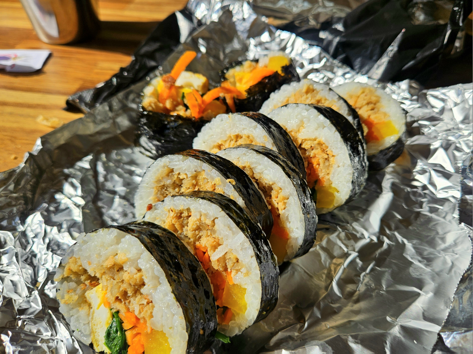 Yubugimbap (유부김밥) 1