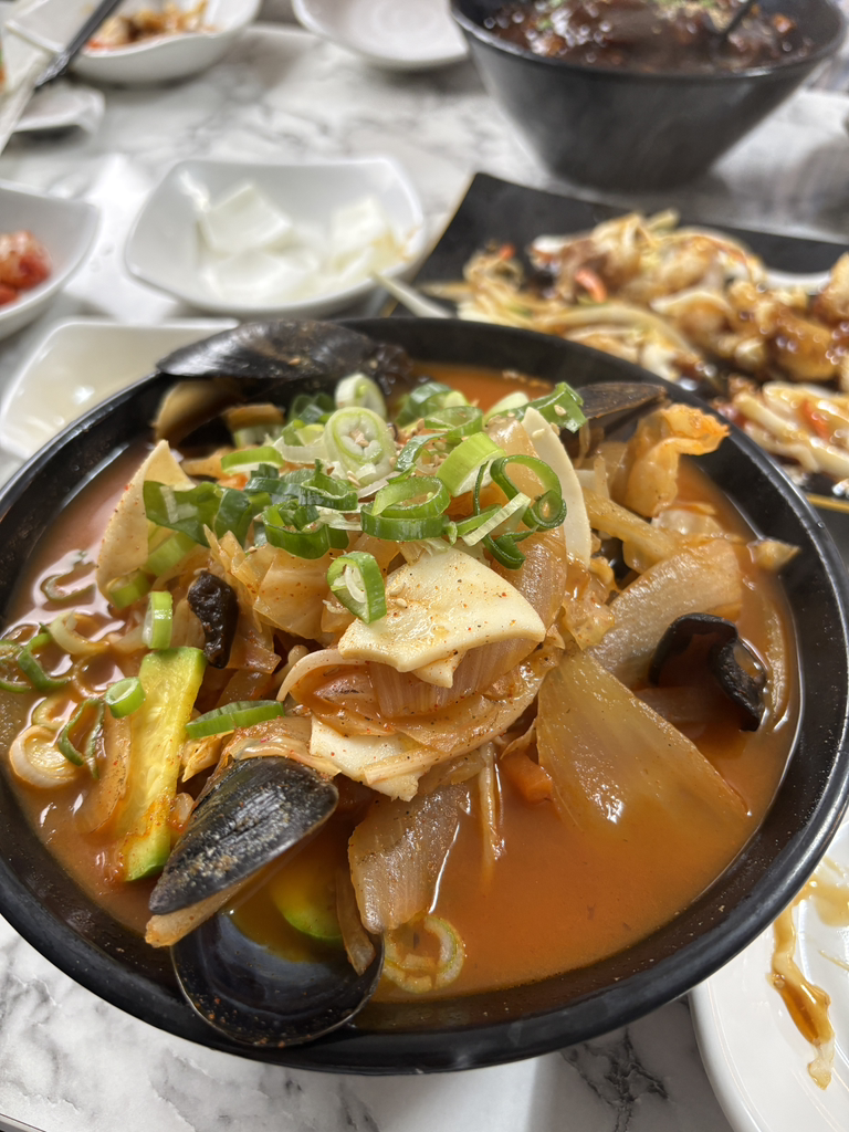 Urihyeongsonjjajang (우리형손짜장) 1
