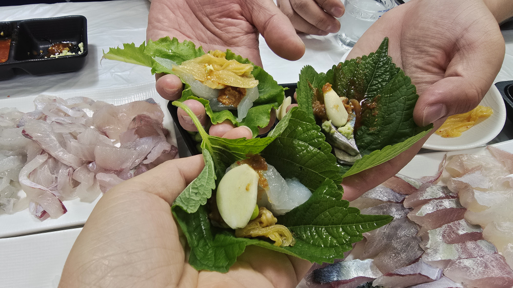 Gimseonjanghoetjip (김선장횟집) 2