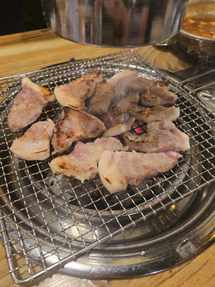 Yangsehouiyetnaldwitgogigumijeom (양세호의옛날뒷고기구미점) 3