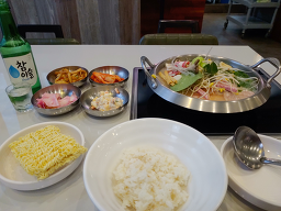 Maiseuteosimseunbudaejjigae (마이스터심슨부대찌개) 3