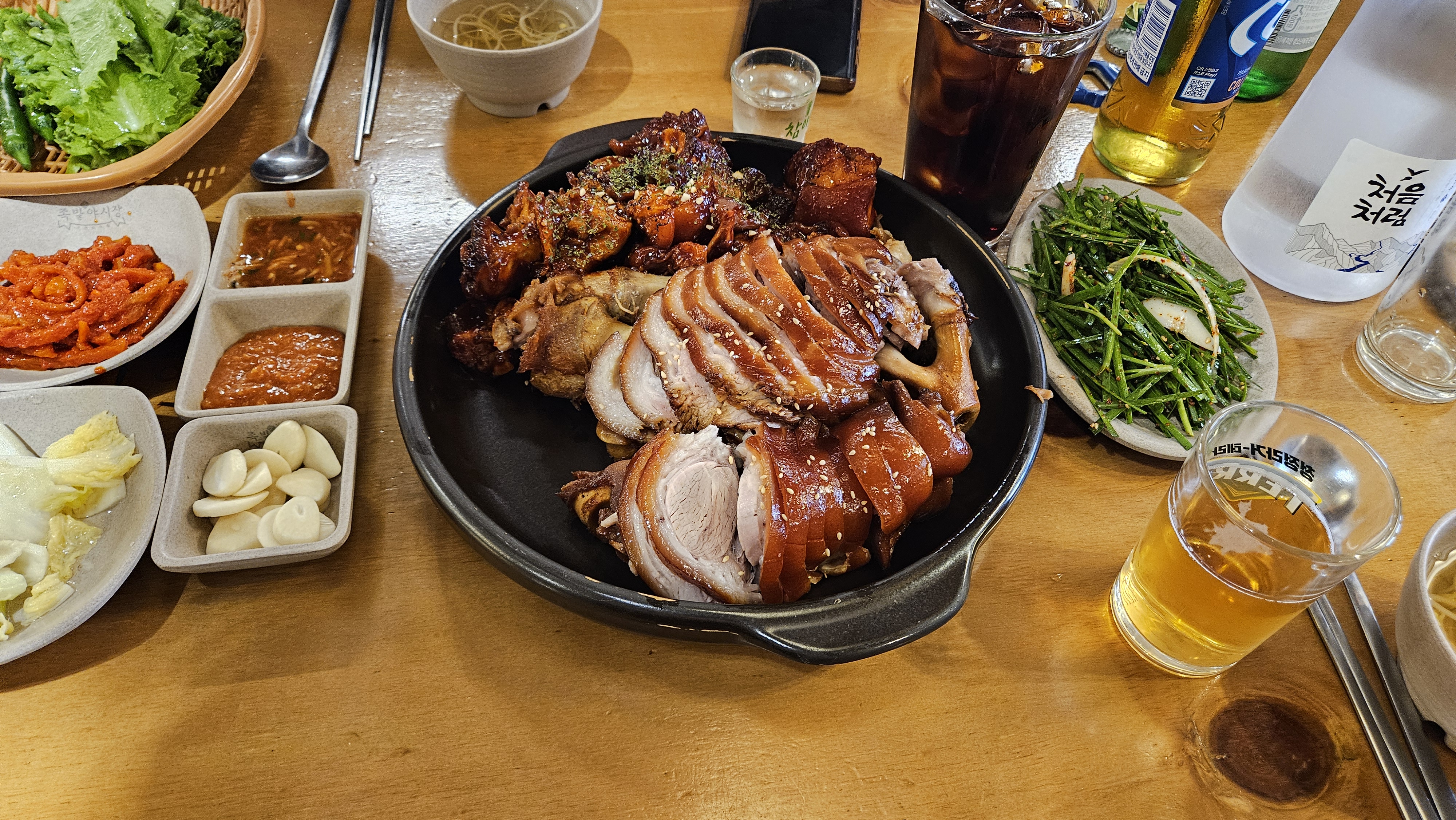 Jokbalyasijang (족발야시장) 1