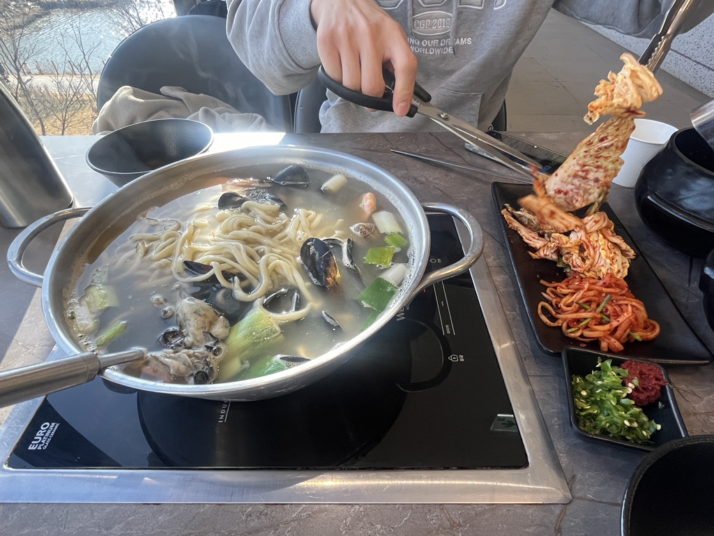 Gungjeonhaemulkalguksu 5