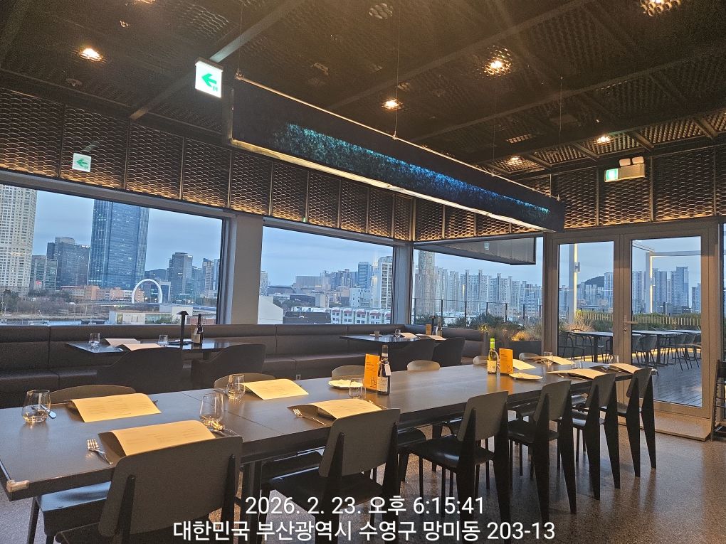 Maikeuleobanpamteibeul (마이클어반팜테이블) 2