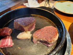 우테이블 대표
