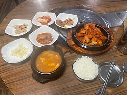 채움솥뚜껑생삼겹살 대표 사진