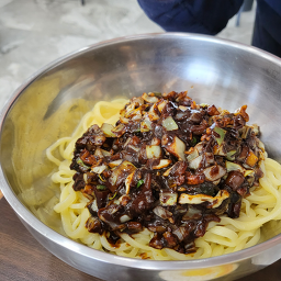 Beongaesutasonjjajang (번개수타손짜장) 1